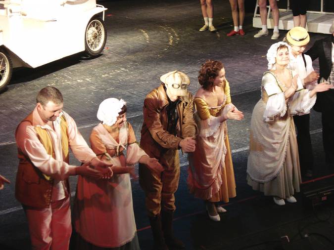 Артисты выходят на поклон