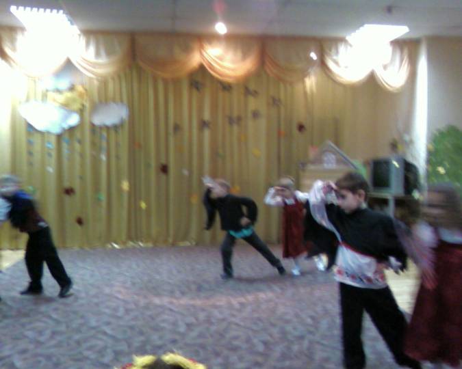 Дети танцуют как птицы