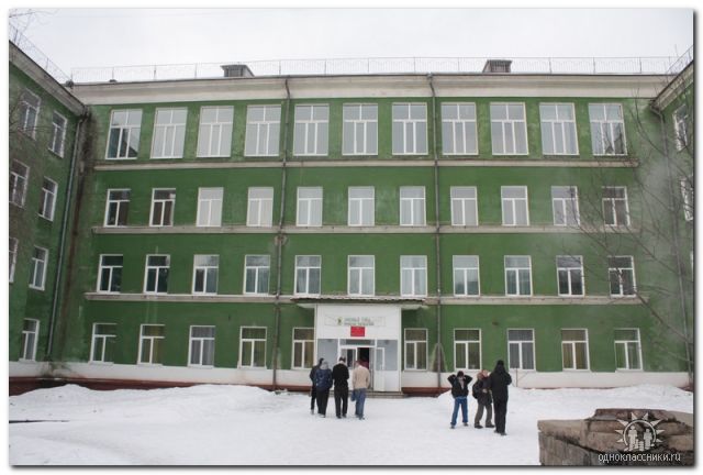 Внутренний двор школы 1976 год