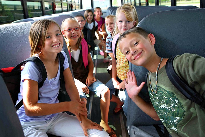 Заказ автобуса для детей: важные правила для безопасности