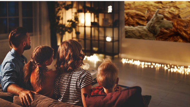 Хороших познавательных кинокартин, подходящих для просмотра вместе с детьми в семейном кругу, создано немало. 