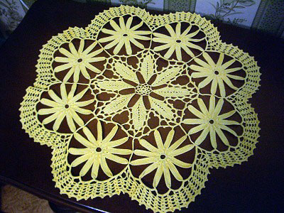 Мини-скатерть, связанная крючком 