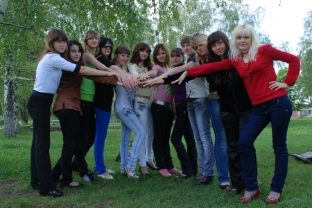 1. На любимом школьном дворе