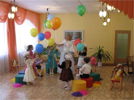 Фея палочкой волшебной двери сказки открывает...