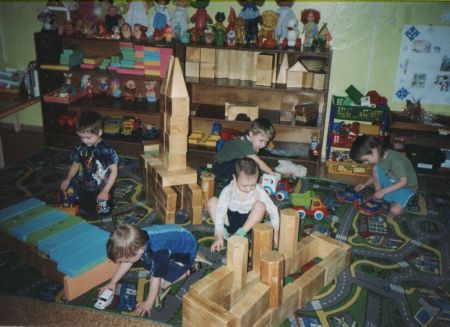 2. Сюжетно-ролевая игра «Стройка»