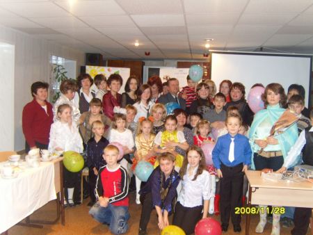 5. «Мы счастливы, потому что мы вместе!» –  девиз семейного клуба «Подсолнух» 