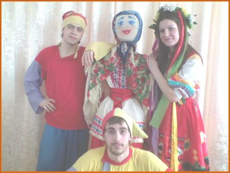 наше учреждение сотрудничает с Государственным театром кукол