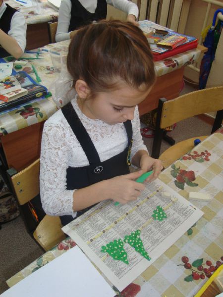 Фото 1. На уроке Технологии готовимся к выставке