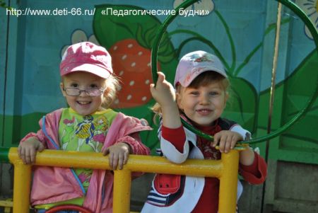 5. Мы – веселые девчушки, Две Настюшки-хохотушки.