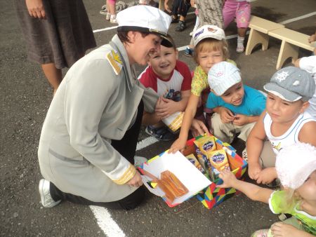 3. В сундуке дети нашли нектар здоровья &ndash; ананасовый сок