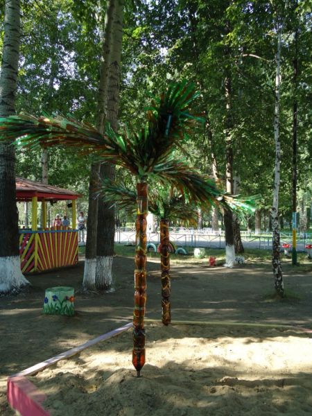 Песочница – излюбленное место игры для детей.