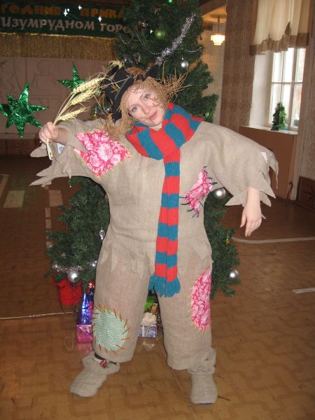 3. Страшила тоже пришёл на праздник...