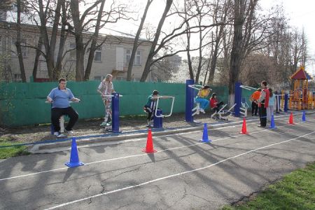 Фото 2. «Будь в форме! Будь всегда готов! Тренируйся, если хочешь быть здоров!»