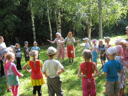&laquo;Летний праздник&raquo; с клоунами Ах и Ох.