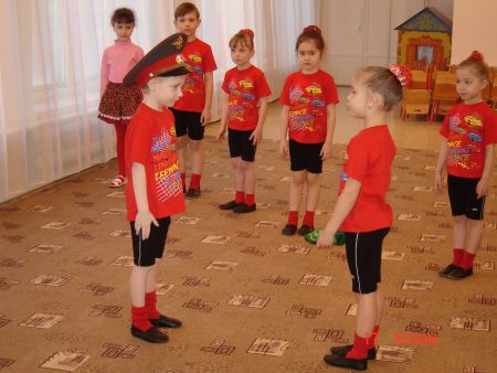 Занятие-выступление агитбригады «Правила дорожного движения»