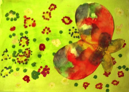 Бабочка на лугу