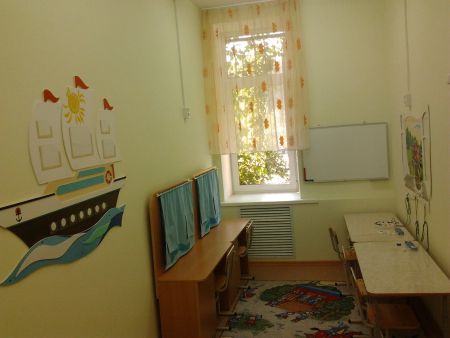 Фото 4. Предметно-пространственная развивающая среда логопедического кабинета с использованием настенных панно.