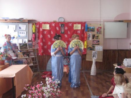 2. Танец с веером