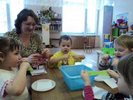 Экспериментальная деятельность с тканью и бумагой