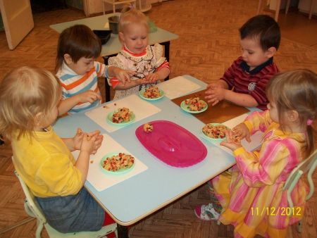 Лепка «Печенье для птиц» в ДОУ