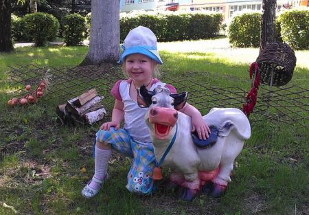 Фото 1. Полинкина коровка.