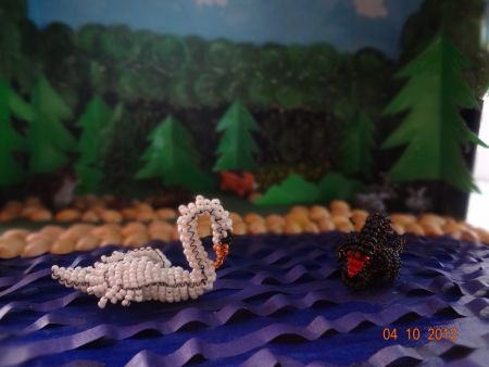  «На лесной полянке»: игрушки из бисера