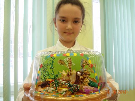 Фото 1. Реброва Елена с работой «Подводный мир».