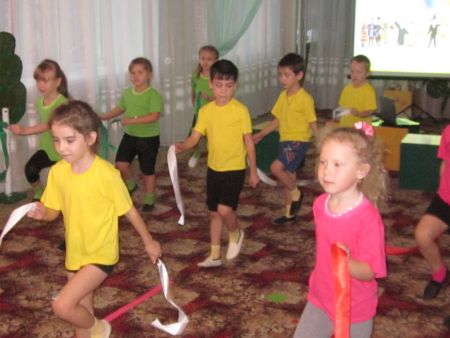 Хоровод «Дружат дети всей Земли»