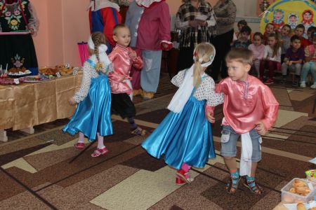 Фото 3. Русский народный танец «Валенки»