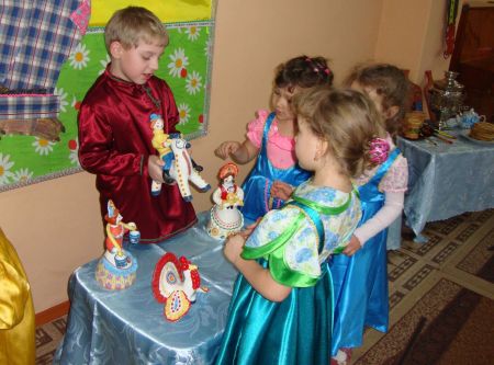 Фото 4. Купец предлагает товар