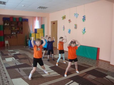 Разучивание танцевального элемента &laquo;Папуасы&raquo;