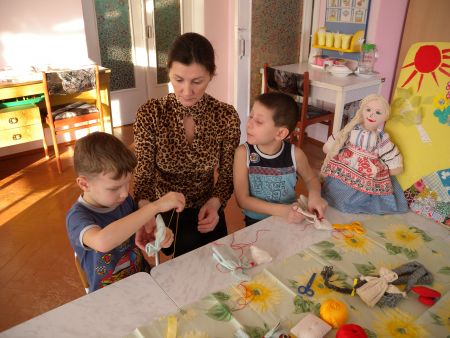 Голову и руки смастерили!