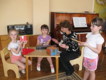 Цветомузыкальные игры-уподобления