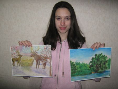 Зангареева Эльза со своими работами.