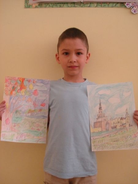 Амирхан со своими работами