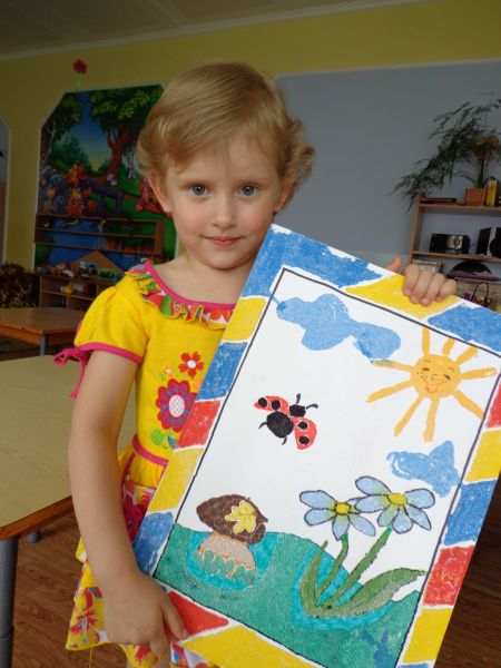 Любимая работа маленькой художницы     