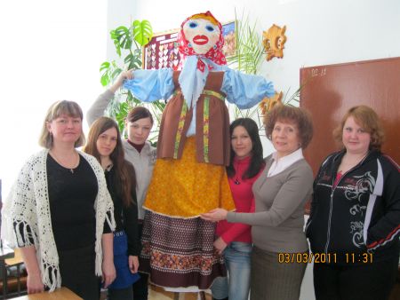 Фото 1. Изготовление чучела Масленицы