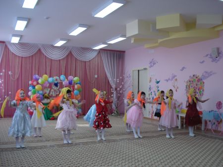 Фото 1. Номер «Матрешки» для мам и бабушек