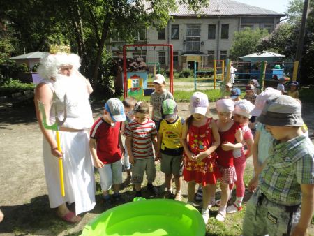 Фото 1. Царь Нептун – морей властитель, рыб, дельфинов повелитель.