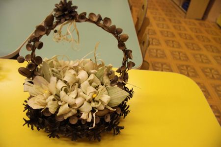 &laquo;Поделки: цветы из листьев кукурузы&raquo;