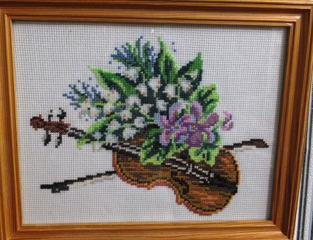 Картина &laquo;Скрипочка&raquo; в технике вышивание крестиком