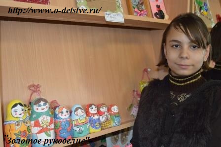 Поделка из красной глины «Матрешки-сестрички»