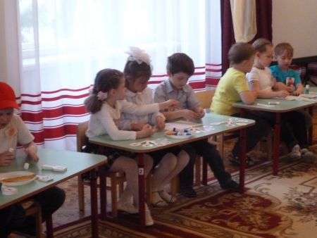 Фото 2. Вместе любое задание по плечу. 