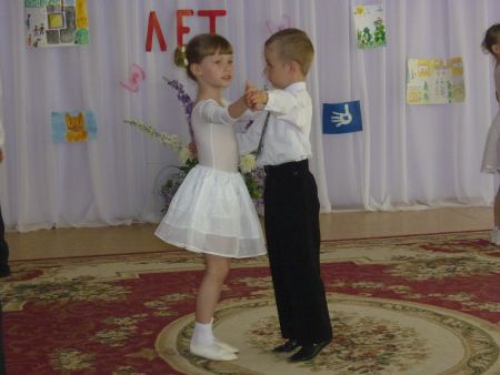 3. Песни  и танцы военных лет не оставляют равнодушными ни одного зрителя. 