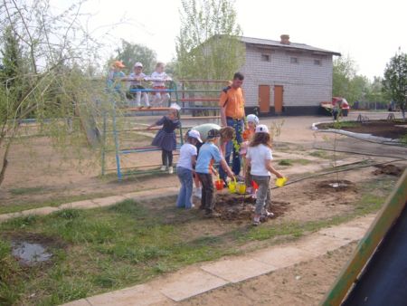 Фото 4. Работа закипела, мы трудимся умело!  