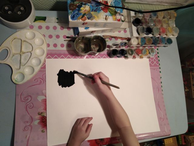 1. Сначала рисуем фон.